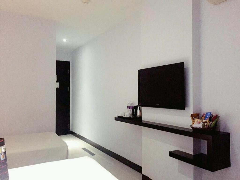 89 Hotel Batam Nagoya Exteriör bild